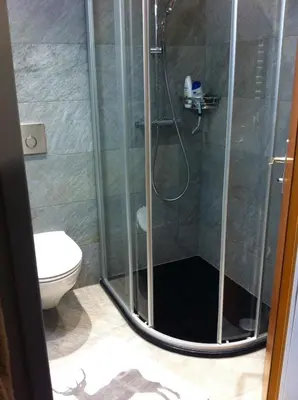 Ein Badezimmer in der Unterkunft Hausroc-Zermatt