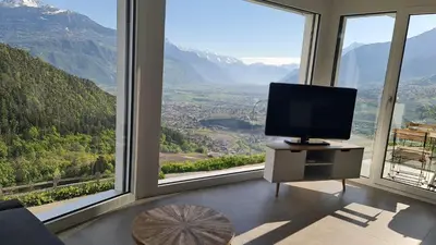 Ein allgemeiner Bergblick oder ein Berglick von der Ferienwohnung aus