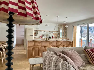 Ein Sitzbereich in der Unterkunft Sonnenhof Juliet - design-led Swiss luxury