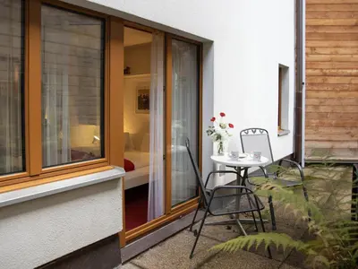 Ein Balkon oder eine Terrasse in der Unterkunft Apartment Chalet Abendrot apARTments-4 by Interhome