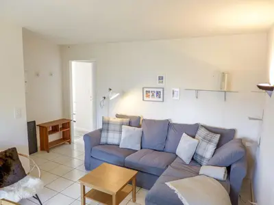 Ein Sitzbereich in der Unterkunft Apartment Barzettes-Vacances 454 - Entrée N- 14 by Interhome