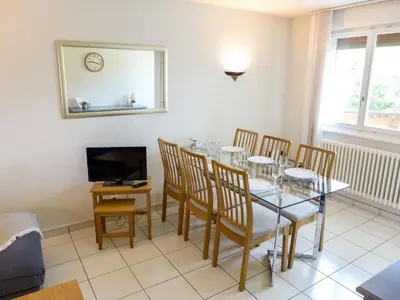 TV/Unterhaltungsangebot in der Unterkunft Apartment Barzettes-Vacances 454 - Entrée N- 14 by Interhome