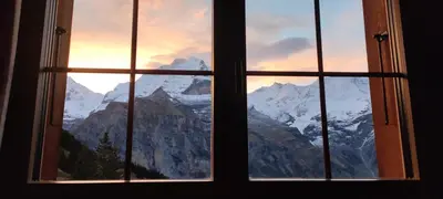 Ein allgemeiner Bergblick oder ein Berglick von des Hotels aus