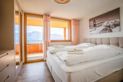 Ein Bett oder Betten in einem Zimmer der Unterkunft Vieux Valais BeeValais 2