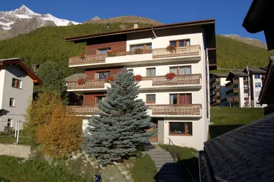 Ein allgemeiner Bergblick oder ein Berglick von der Ferienwohnung aus