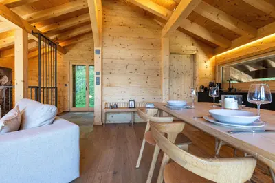 Ein Sitzbereich in der Unterkunft Base Camp COSY chalet 4 personnes
