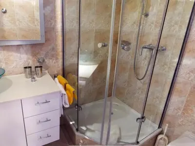 Ein Badezimmer in der Unterkunft Apartment Dominic B by Interhome