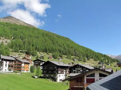 Ein allgemeiner Bergblick oder ein Berglick von der Ferienwohnung aus