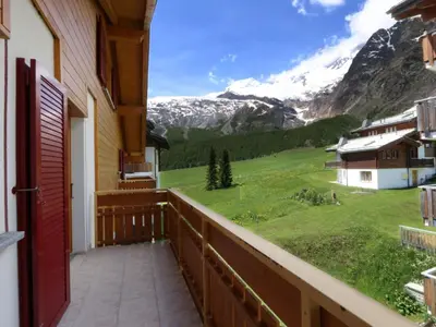 Ein allgemeiner Bergblick oder ein Berglick von der Ferienwohnung aus