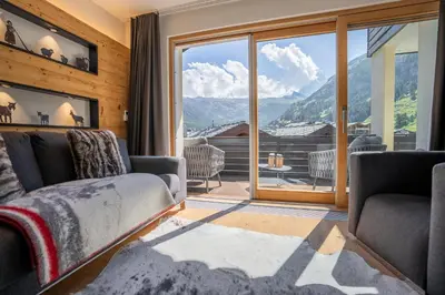 Ein allgemeiner Bergblick oder ein Berglick von der Ferienwohnung aus