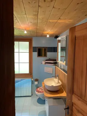 Küche/Küchenzeile in der Unterkunft Edelweiss 4 Zi Ferienwohnung in Landhaus