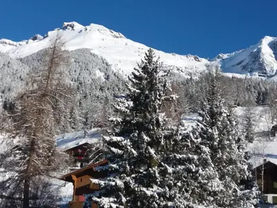 Ein allgemeiner Bergblick oder ein Berglick von der Ferienwohnung aus