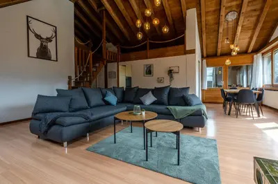 Ein Sitzbereich in der Unterkunft Jungfrau-View Apartment, terrace & free parking