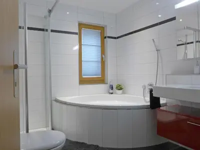 Ein Badezimmer in der Unterkunft Apartment Panoramapark Soleil Haus D Apt 3 by Interhome