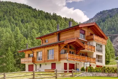 Ein allgemeiner Bergblick oder ein Berglick von der Ferienwohnung aus