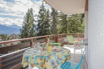 Ein allgemeiner Bergblick oder ein Berglick von der Ferienwohnung aus
