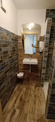 Ein Badezimmer in der Unterkunft La Reine-des-prés
