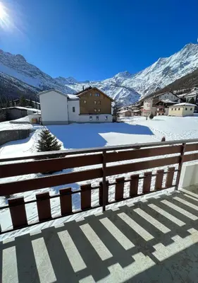 Ein allgemeiner Bergblick oder ein Berglick von der Ferienwohnung aus