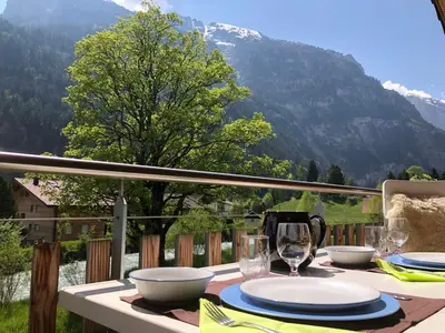 Ein allgemeiner Bergblick oder ein Berglick von der Ferienwohnung aus