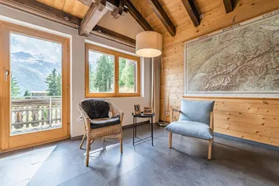 Ein allgemeiner Bergblick oder ein Berglick von der Ferienwohnung aus