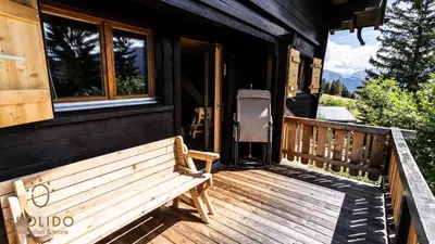 Ein allgemeiner Bergblick oder ein Berglick von der Ferienwohnung aus