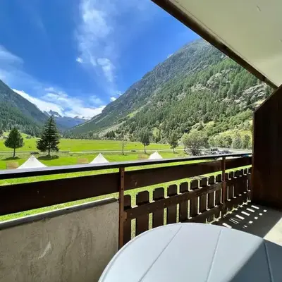 Panorama apartment for 2 near Zermatt with parking!