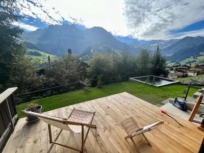 Ein allgemeiner Bergblick oder ein Berglick von der Ferienwohnung aus