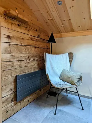 Ein Sitzbereich in der Unterkunft Apartment Chalet Grittelihus, between Interlaken - Gstaad