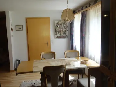 Ein Sitzbereich in der Unterkunft Schweiz ,Lenk Ferienwohnung,Kinderfreundl,Seniorenfreundlich
