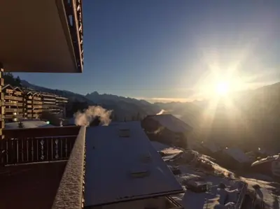 Ein allgemeiner Bergblick oder ein Berglick von der Ferienwohnung aus
