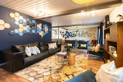 Ein Sitzbereich in der Unterkunft The Glacier Express Apartment - GRINDELHOMES