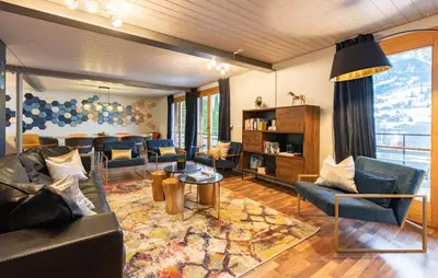 Ein Sitzbereich in der Unterkunft The Glacier Express Apartment - GRINDELHOMES