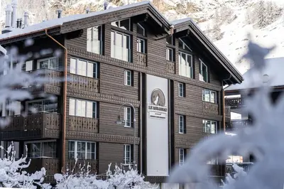 Das Gebäude in dem sich das Hotel befindet