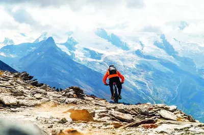 Ein allgemeiner Bergblick oder ein Berglick von des Hotels aus