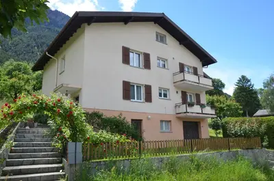 Das Gebäude in dem sich die Ferienwohnung befindet