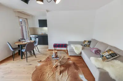 Ein Sitzbereich in der Unterkunft Studio élégant au coeur de Crans