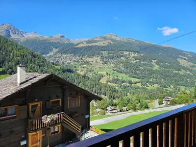 Ein allgemeiner Bergblick oder ein Berglick von der Ferienwohnung aus