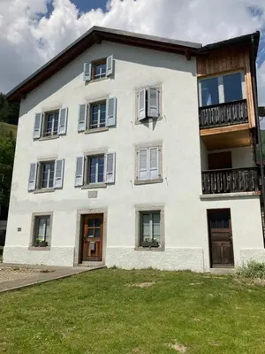 Das Gebäude in dem sich die Ferienwohnung befindet