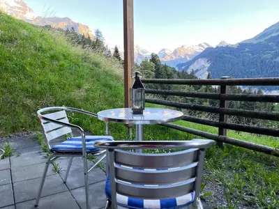 Ein allgemeiner Bergblick oder ein Berglick von des Bed & Breakfasts aus