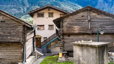 Ein allgemeiner Bergblick oder ein Berglick von der Ferienwohnung aus