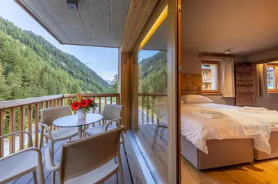 Ein allgemeiner Bergblick oder ein Berglick von des Resorts aus