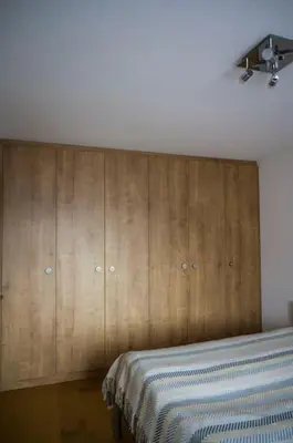Ein Bett oder Betten in einem Zimmer der Unterkunft Moderne 2-Zimmer-Wohnung in Albinen mit Aussicht