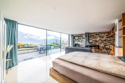Ein allgemeiner Bergblick oder ein Berglick von der Ferienwohnung aus