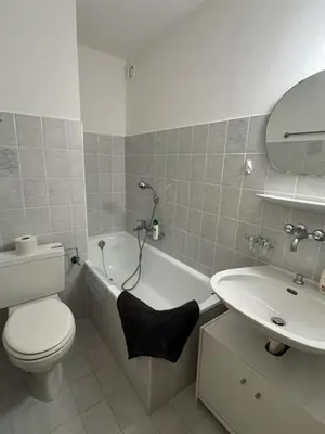Ein Badezimmer in der Unterkunft Studio Bellevue 1, ski lift 350m