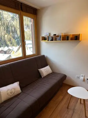Ein Sitzbereich in der Unterkunft Studio Bellevue 1, ski lift 350m