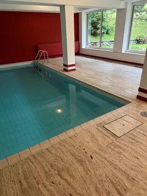 Der Swimmingpool an oder in der Nähe von Studio Bellevue 1, ski lift 350m