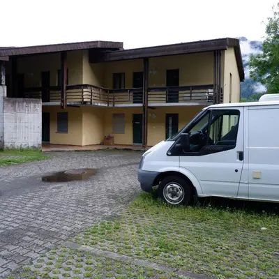 Das Gebäude in dem sich die Ferienwohnung befindet