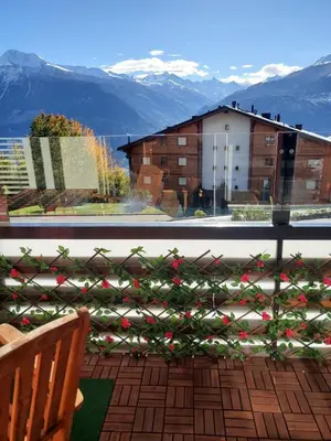 Ein allgemeiner Bergblick oder ein Berglick von der Ferienwohnung aus