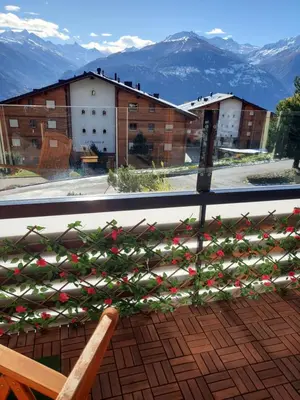 Ein allgemeiner Bergblick oder ein Berglick von der Ferienwohnung aus