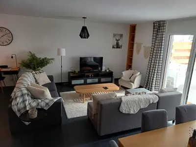 TV/Unterhaltungsangebot in der Unterkunft Spacieux appart - 2 chambres à coucher incl Jacuzzi Privé
